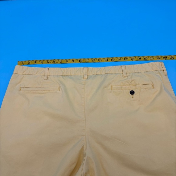 Land’s End Men’s Shorts Traditional Fit Flat Front Yellow Size 46 - Picture 3 of 6